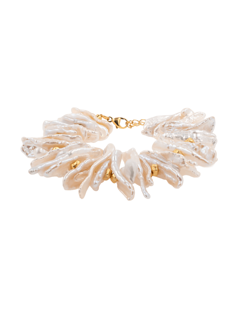 AURA DUO Biwa-Style Stick Pearl Bracelet showcasing organic Biwa pearls with gold spacer beads for emotional balance.