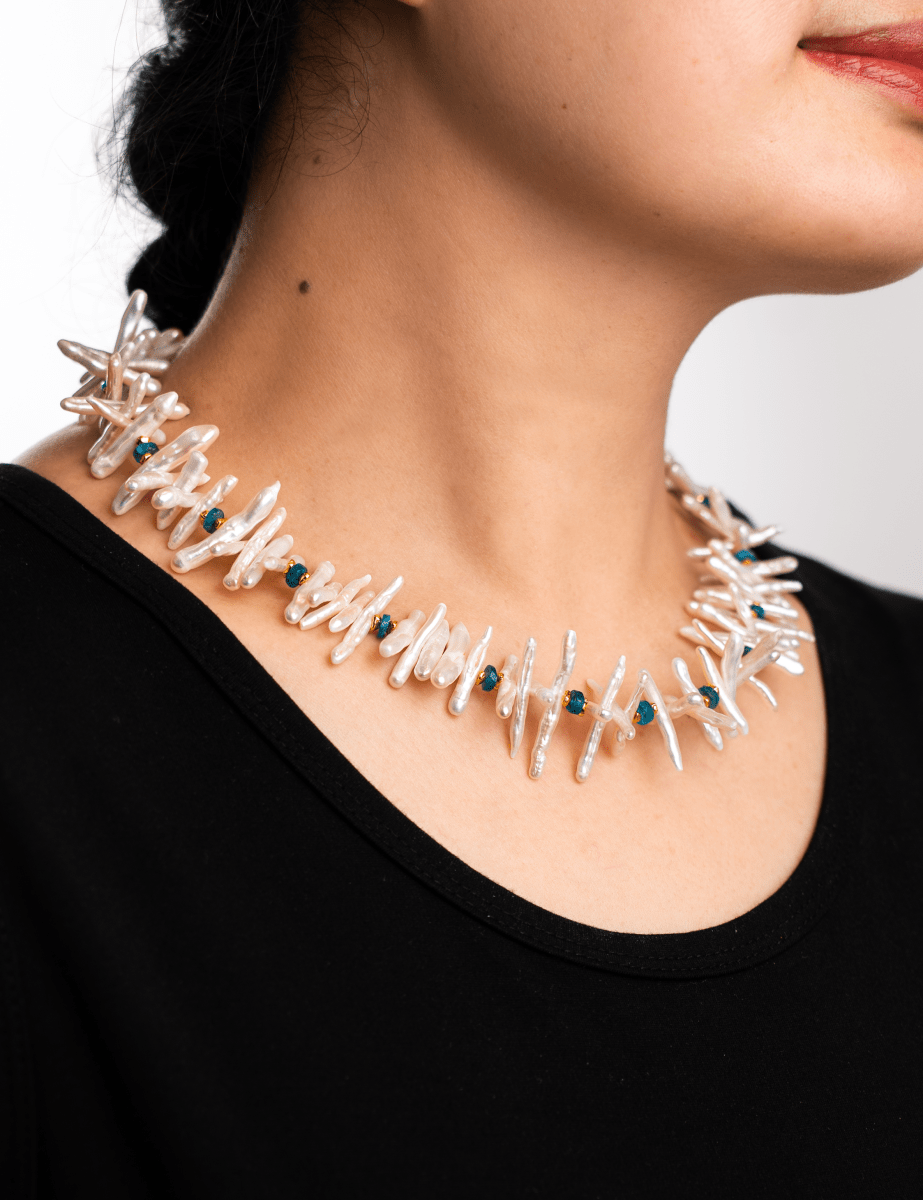 AURA DUO Blue Apatite and Biwa-style stick pearl necklace with spacer beads, showcasing elegant texture and color.