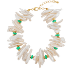 AURA DUO Biwa-style stick pearl and green agate bracelet with gold-plated spacer beads for an elegant look.