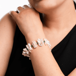 AURA DUO Green Agate Biwa-style stick pearl bracelet worn on wrist, featuring gold-plated spacer beads.