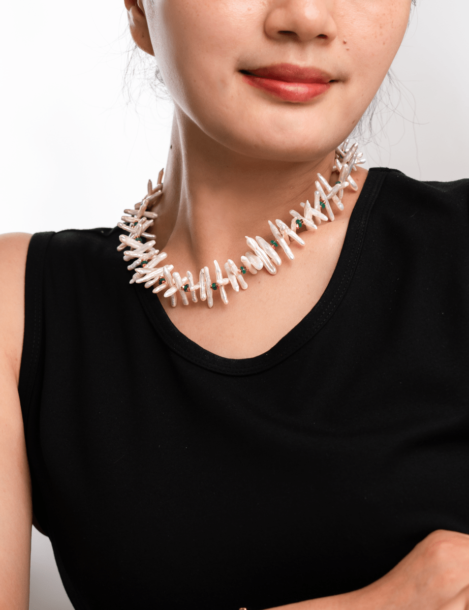 AURA DUO green agate Biwa-style stick pearl necklace with 4mm spacer beads, showcasing elegance and grounding energy.