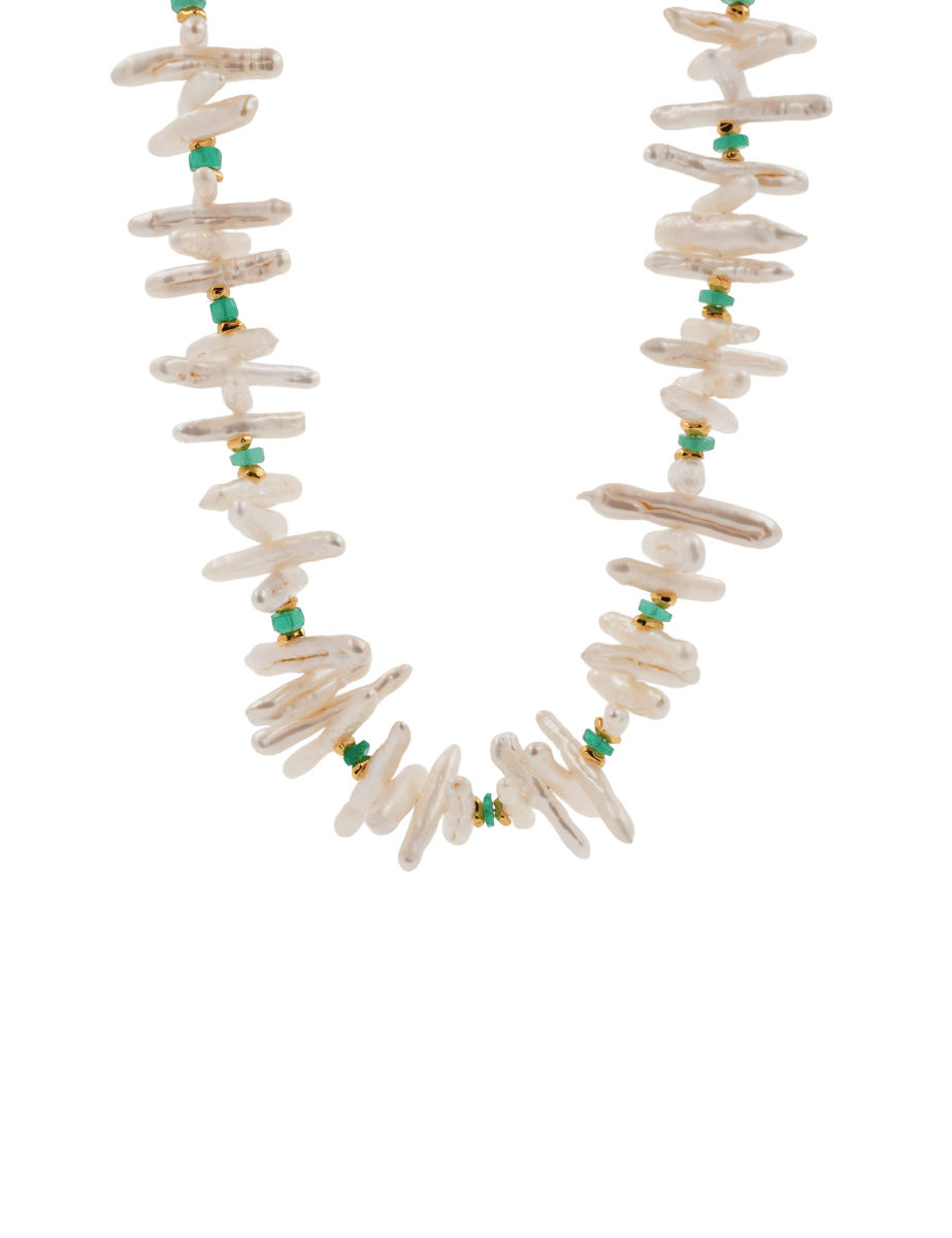 AURA DUO Green Agate Biwa-style stick pearl necklace with 4mm beads and gold-plated spacer beads.