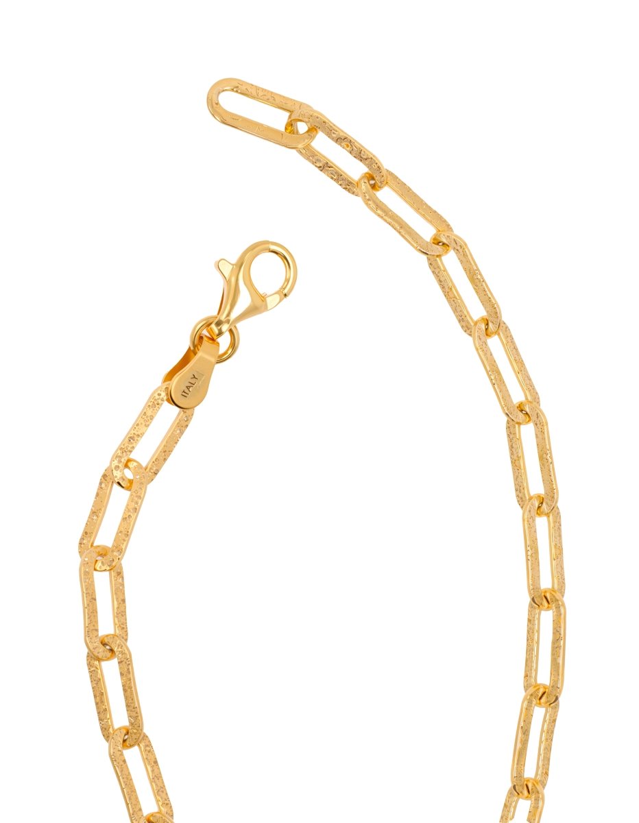 Close-up of flattened rolo links, adjustable chain, and lobster clasp in 18K gold-plated silver – BEAMMORE craftsmanship