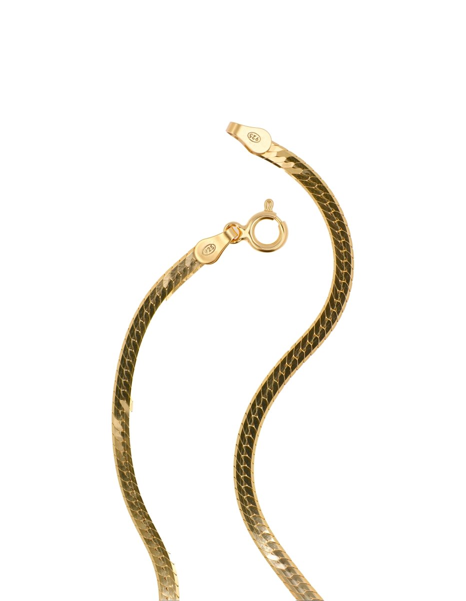 Close-up of 2.0mm herringbone links, adjustable clasp, 18K gold-plated 925 silver necklace – BEAMMORE craftsmanship
