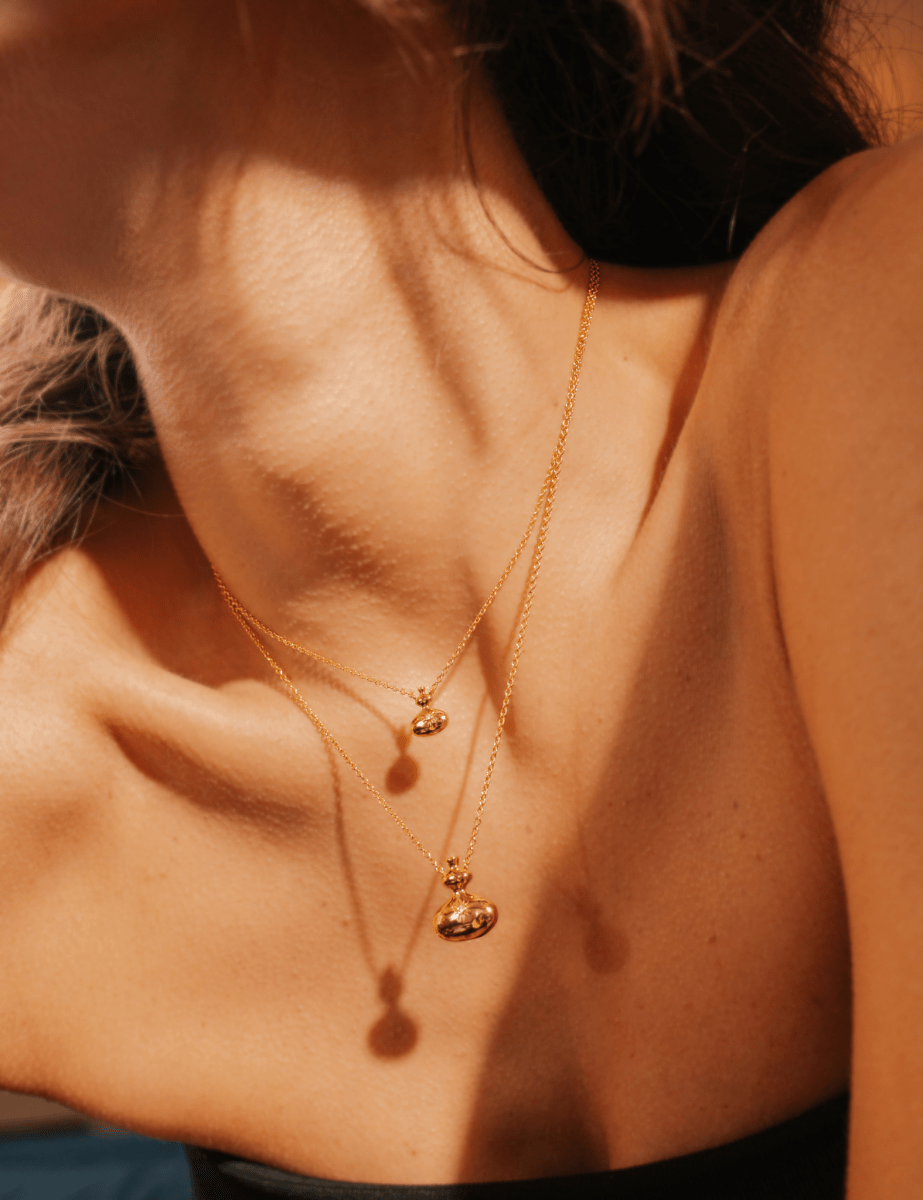 Model wearing BEAMMORE gemstone beaded necklace – Elegant birthstone jewelry gift for women