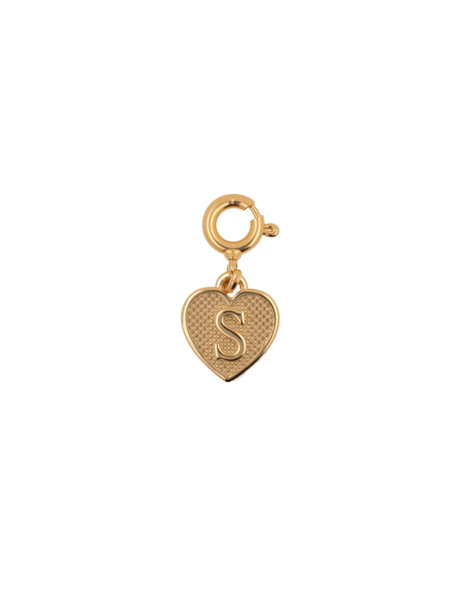 Gold Love Letter Charm featuring an engraved 'S' inside a heart, perfect for personalizing your jewelry collection.