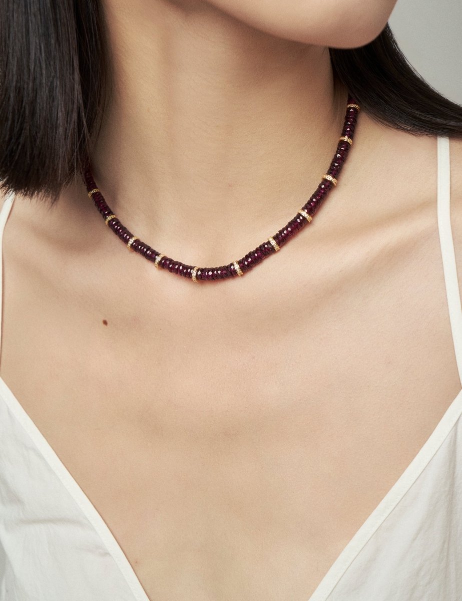 Model wearing BEAMMORE garnet gold-plated sterling silver Necklace – Minimal, layer-ready, hypoallergenic style