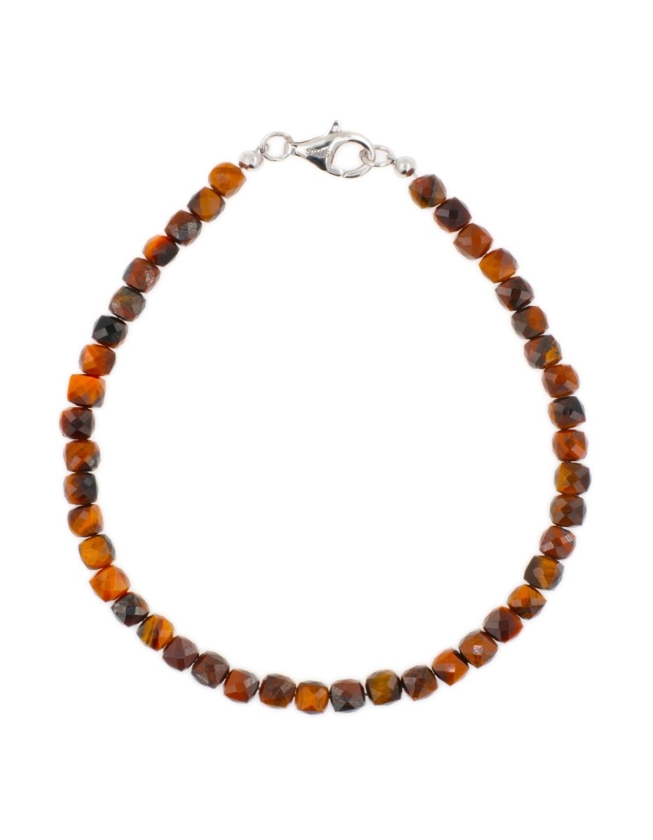 Close-up of tiger’s eye beads and metal beads in bracelet – BEAMMORE craftsmanship